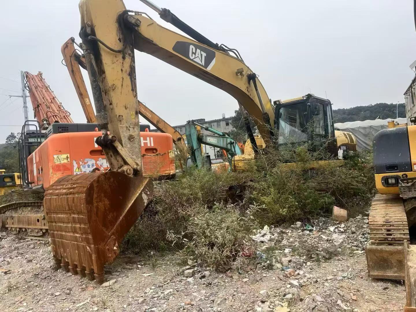 Buy Caterpillar 323 Used Excavator / 6