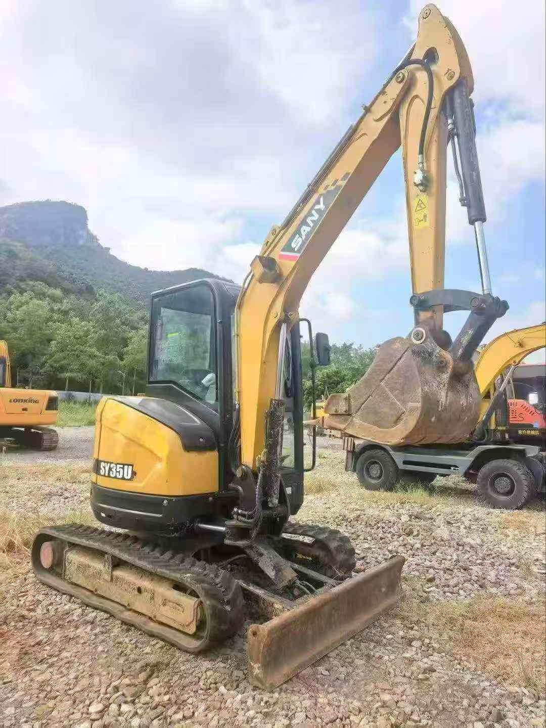 Compre Excavadora Sany SY35C Usada / 3