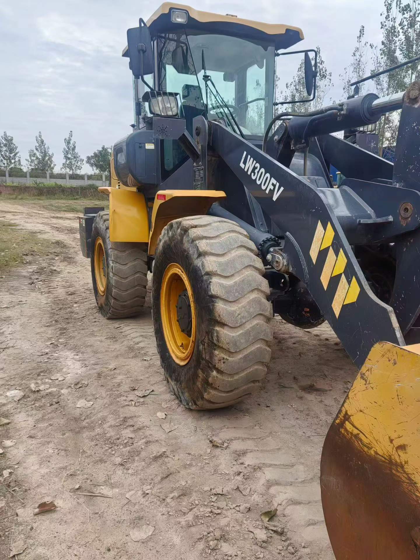Buy XCMG XE300C Used Loader / 4
