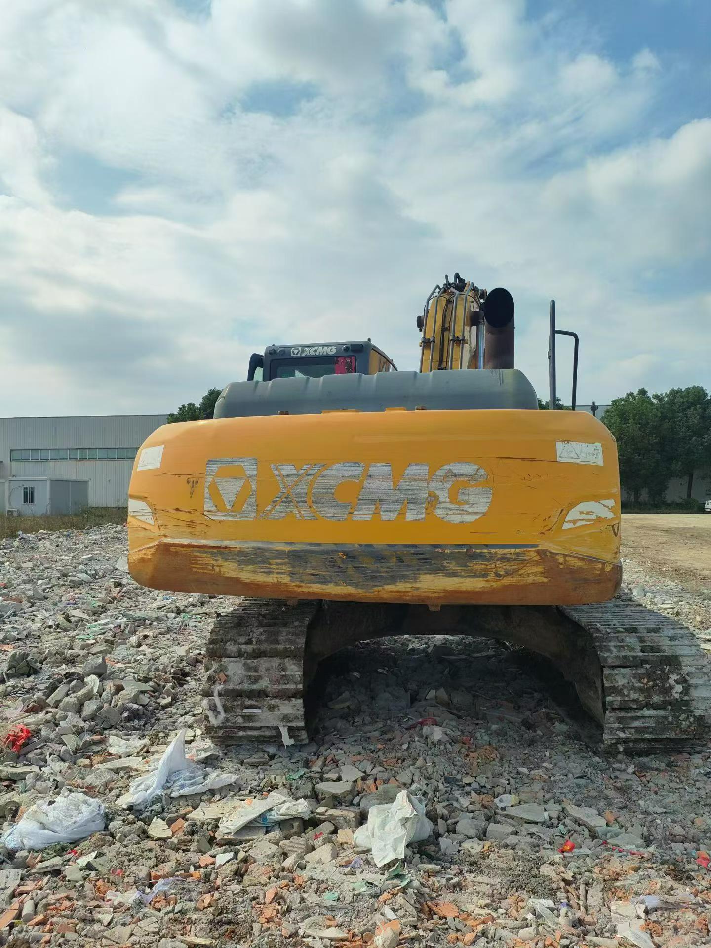 Buy XCMG XE200 Used Excavator / 7