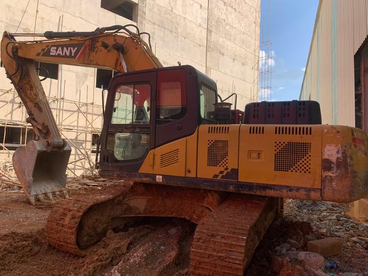 Buy Sany SY215C Used Excavator / 1
