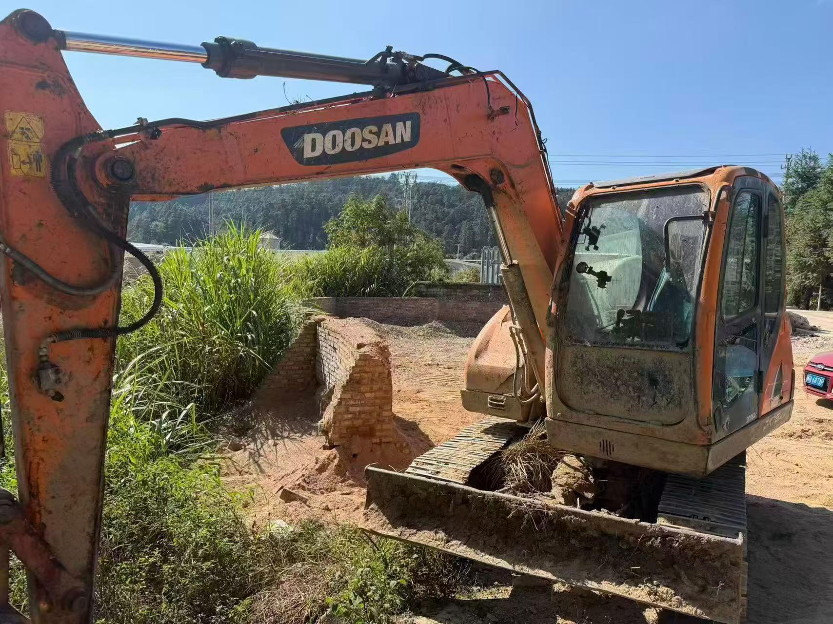 Buy Doosan DX75 Used Excavator / 2