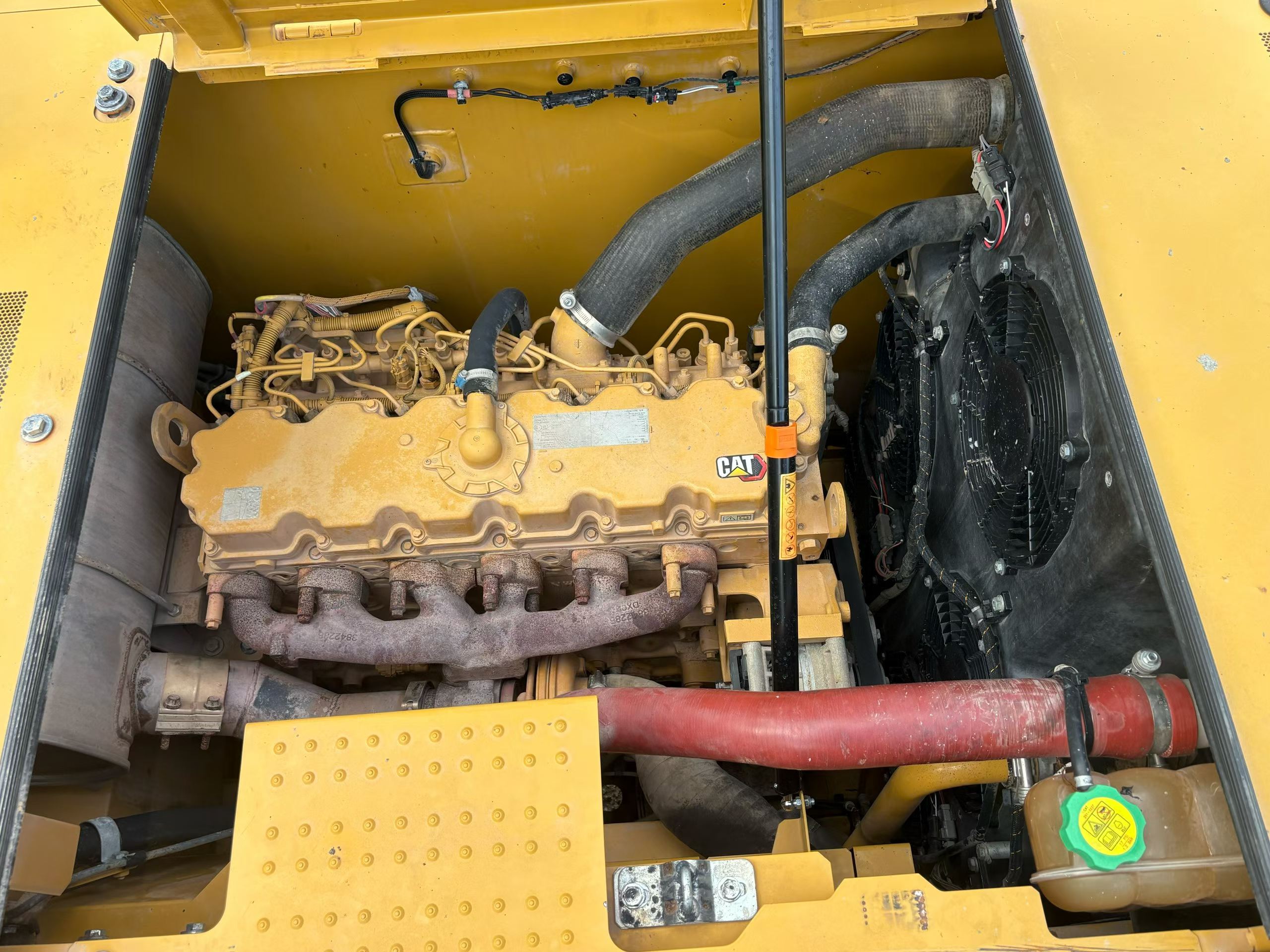 Buy Caterpillar 323 Used Excavator / 8