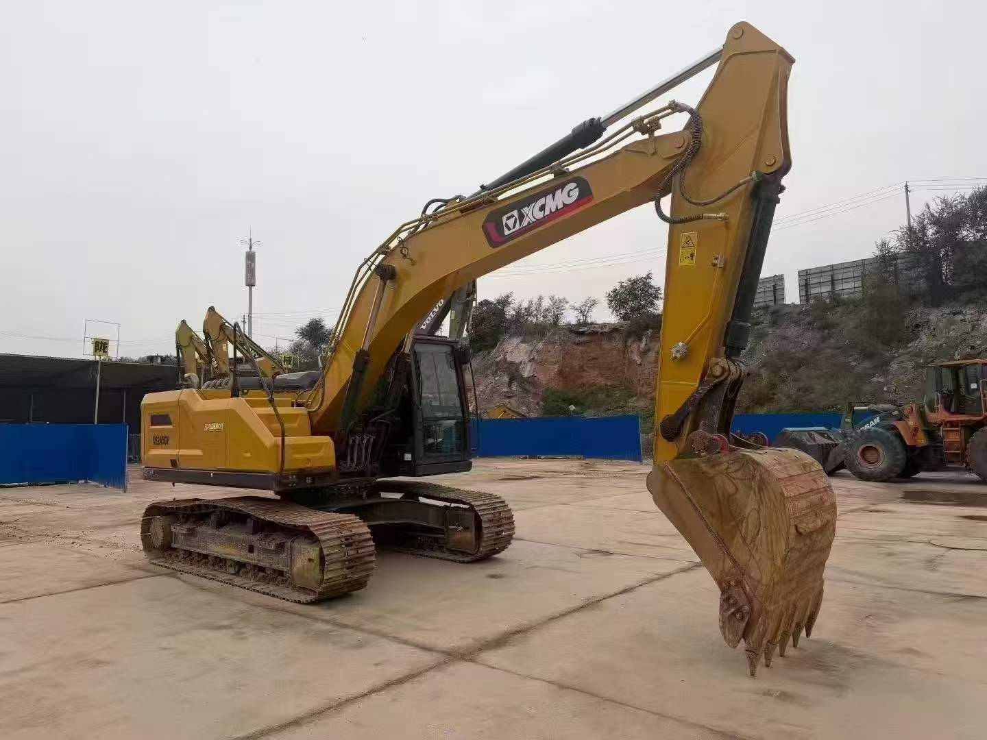 Buy XCMG XE200 Used Excavator / 2