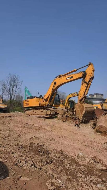 Buy Kato HD1638R Used Excavator / 1