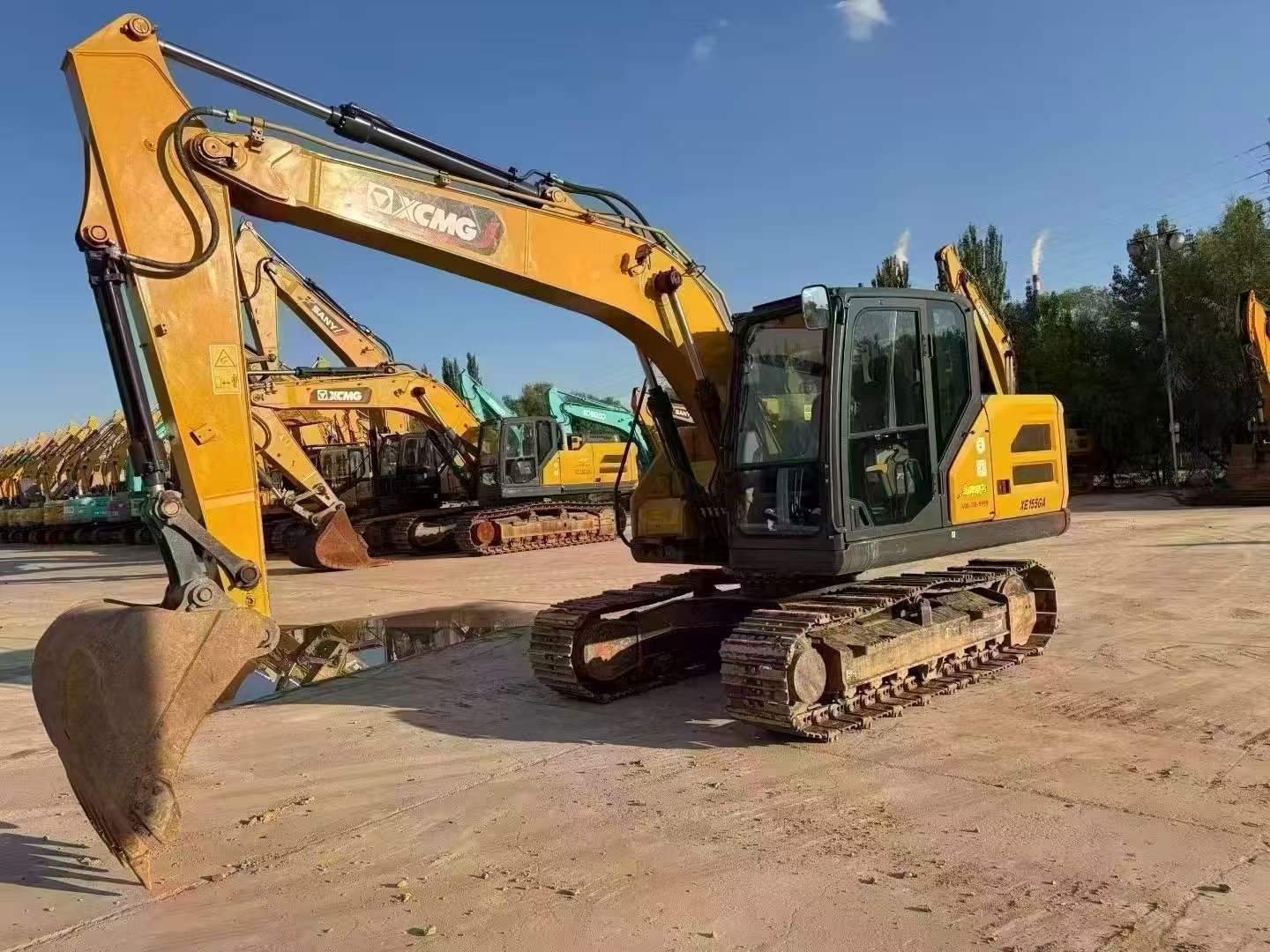 Buy XCMG XE135B Used Excavator / 2