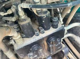 Buy Kobelco SK200 Used Excavator / 6 Buy Kobelco SK200 Used Excavator / 6