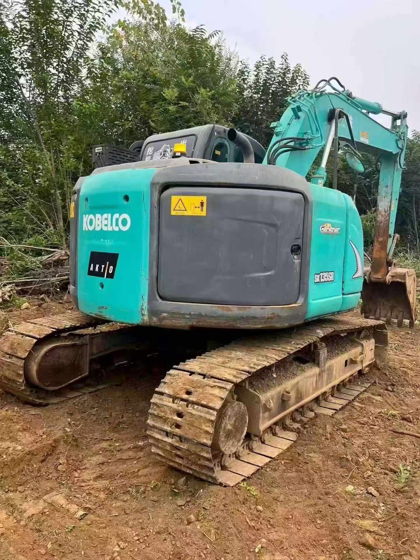 Compre Excavadora Kobelco SK135 Usada / 4