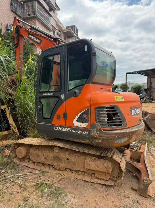 Buy Doosan DX65-9C PLUS Used Excavator / 1