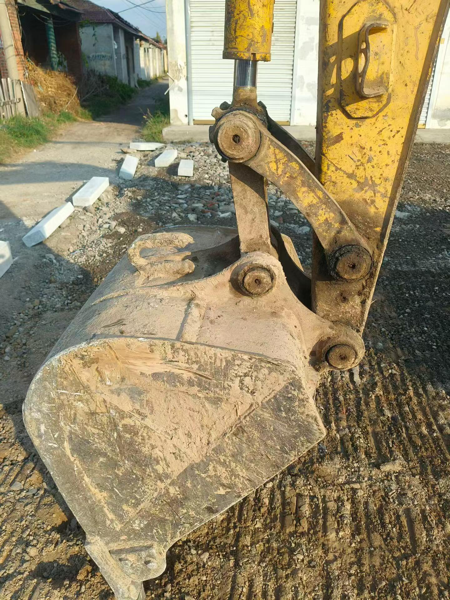 Compre Excavadora Komatsu PC60 Usada / 5