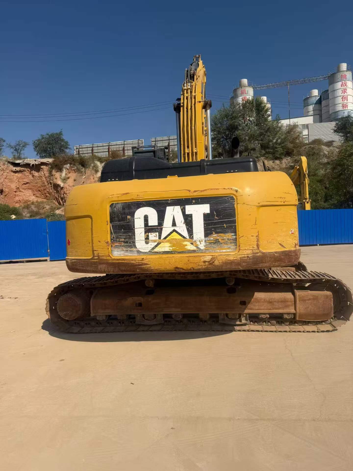 Buy Caterpillar 326DL Used Excavator / 5