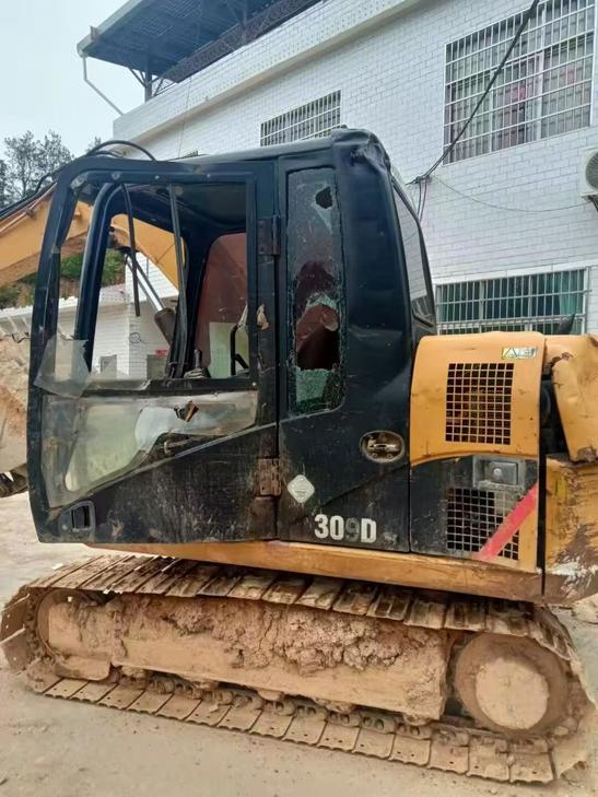 Buy Caterpillar 307B Used Excavator / 1