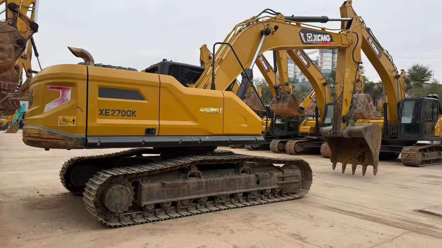 Buy XCMG XE270DK Used Excavator / 4