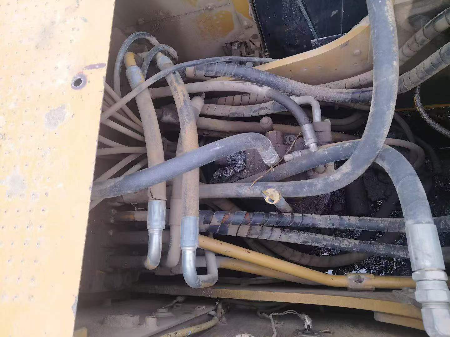Buy Caterpillar 323 Used Excavator / 5