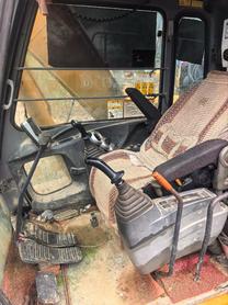 Buy Kato HD512R Used Excavator / 6 Buy Kato HD512R Used Excavator / 6