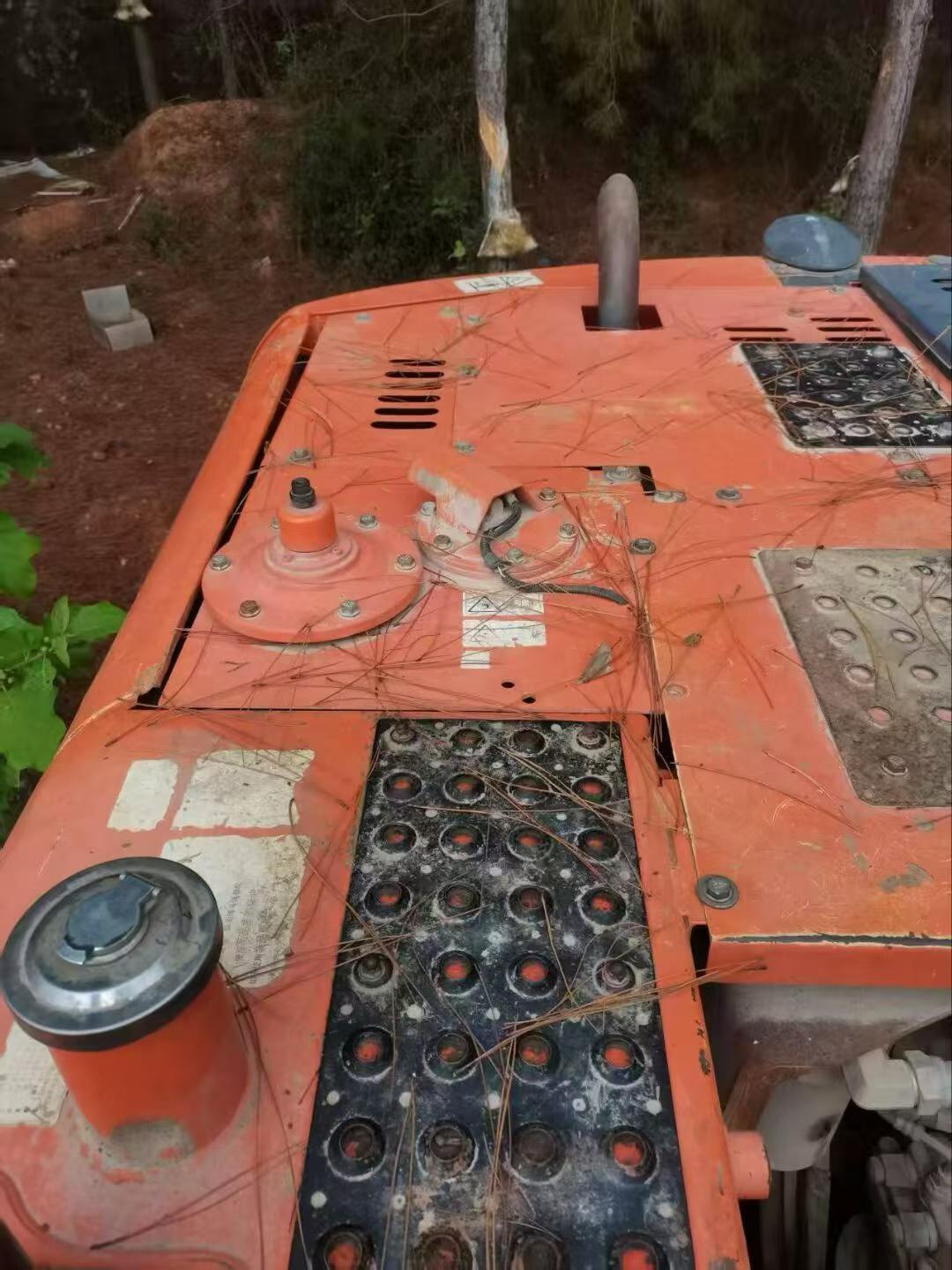 Buy Hitachi EX130H-5 Used Excavator / 2