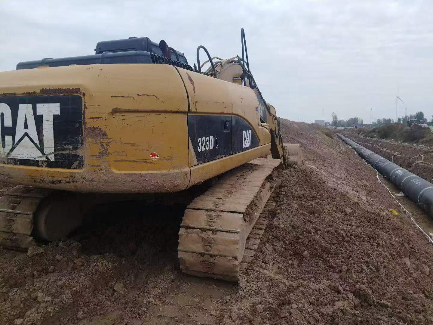 Buy Caterpillar 323 Used Excavator / 2