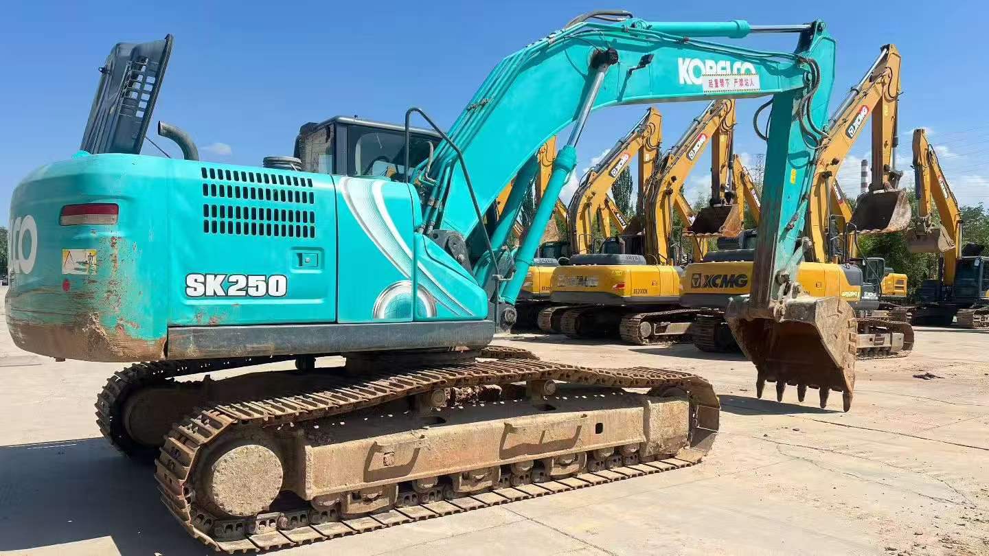 Compre Excavadora Kobelco SK210 Usada / 4
