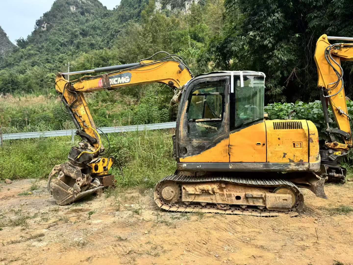 Compre Excavadora XCMG XE75C Usada / 7