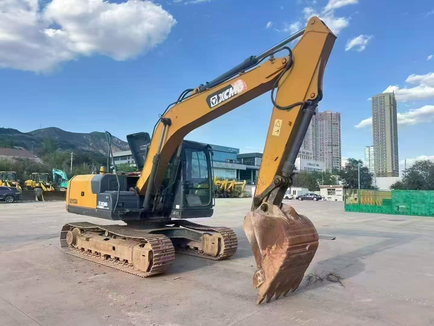 Buy XCMG XE135B Used Excavator / 2