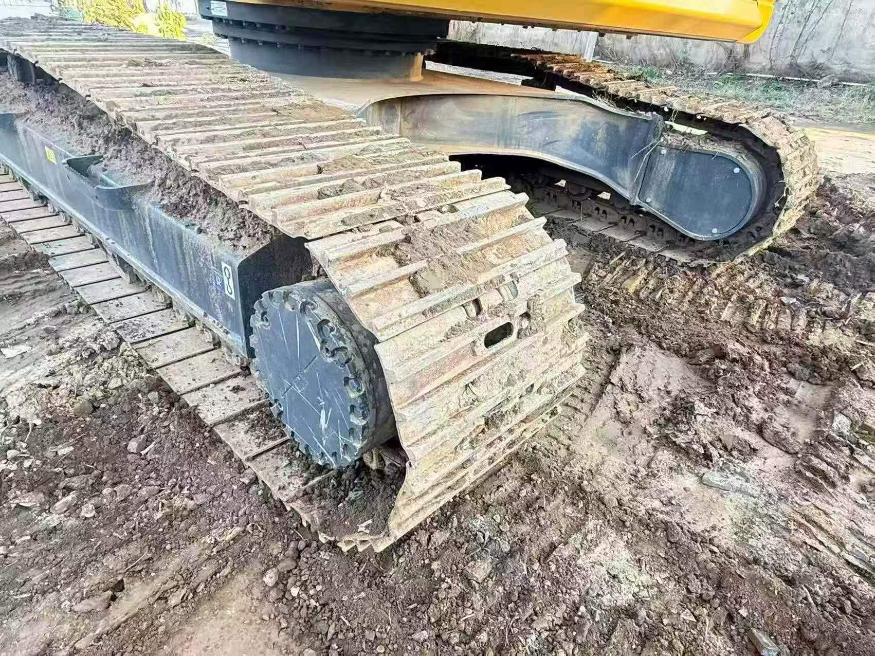 Buy Komatsu PC240-6 Used Excavator / 9