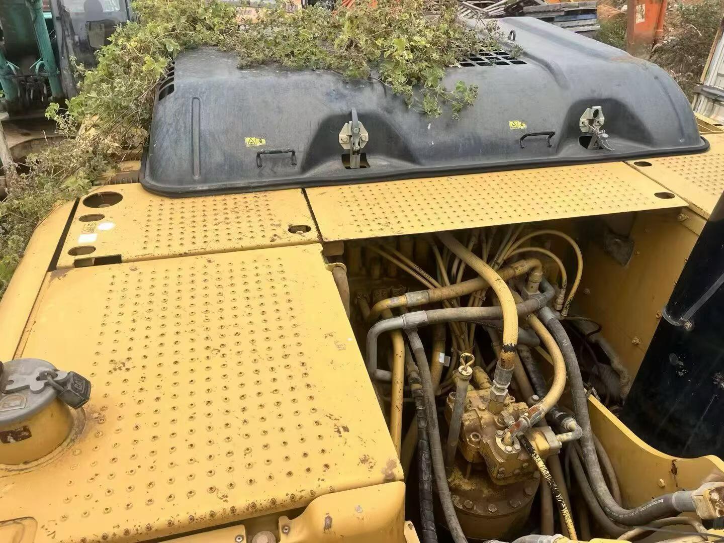 Buy Caterpillar 323 Used Excavator / 8