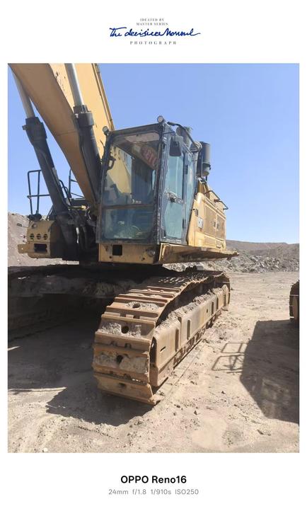 Buy Caterpillar 374D Used Excavator / 1