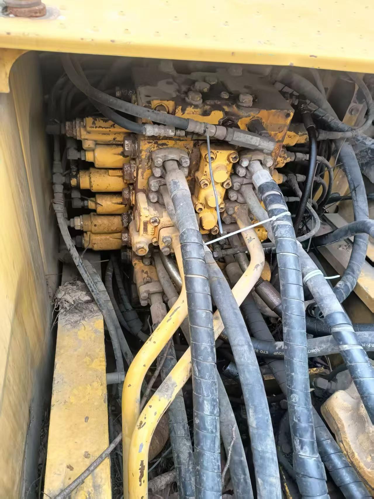 Buy Komatsu PC200 Used Excavator / 5