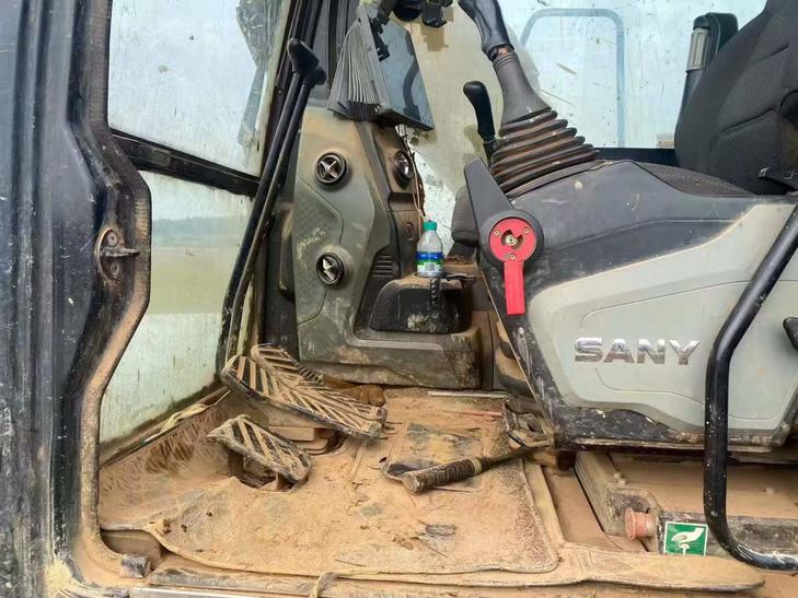 Buy Sany SY135C Used Excavator / 1