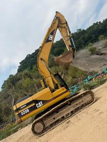 Buy Caterpillar 320B Used Excavator / 2 Buy Caterpillar 320B Used Excavator / 2