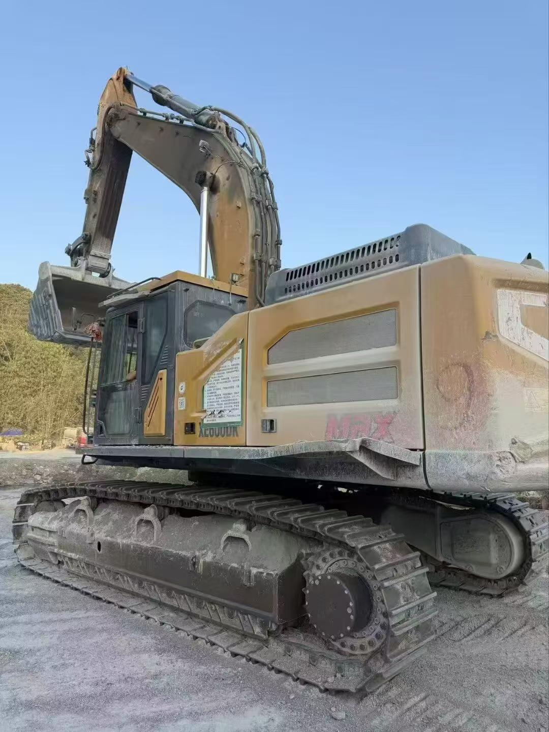 Buy XCMG LW600E Used Excavator / 2 Buy XCMG LW600E Used Excavator / 2