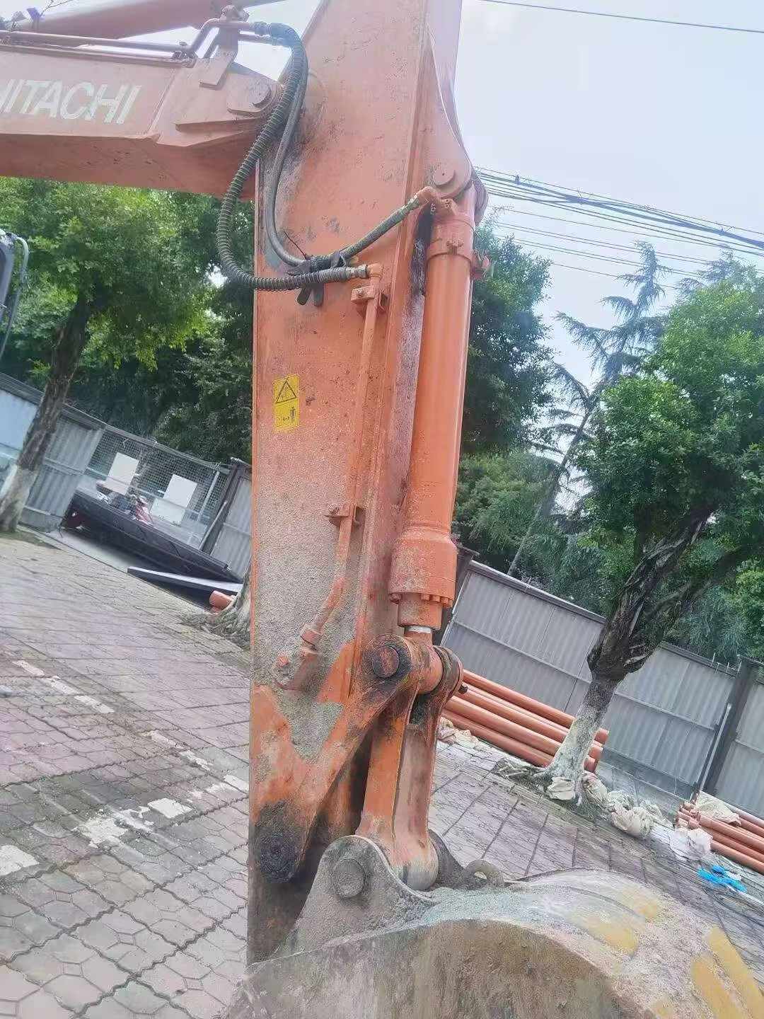 شراء حفارة Hitachi EX130H-5 مستعملة / 7