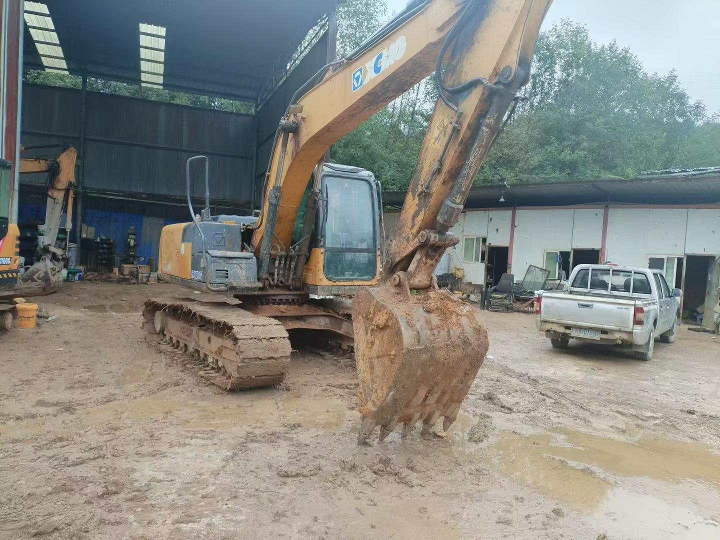 Buy XCMG XE150 Used Excavator / 1