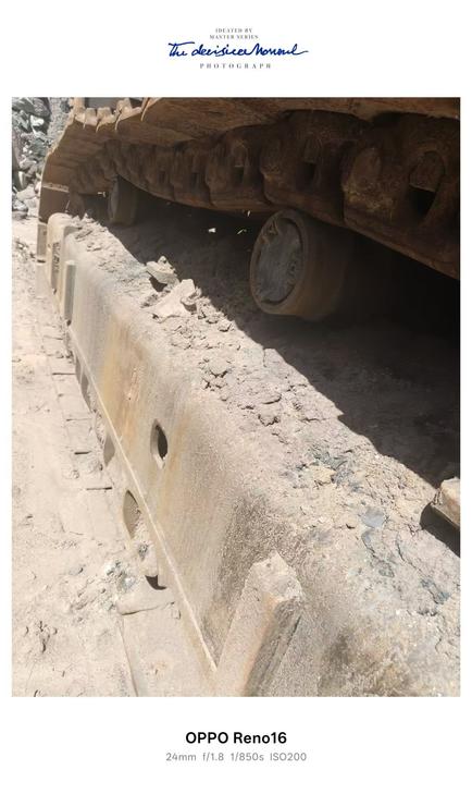 Buy Caterpillar 374D Used Excavator / 1