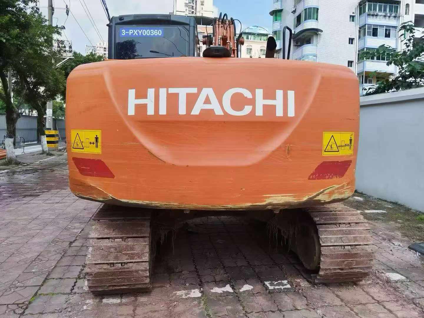 شراء حفارة Hitachi EX130H-5 مستعملة / 2