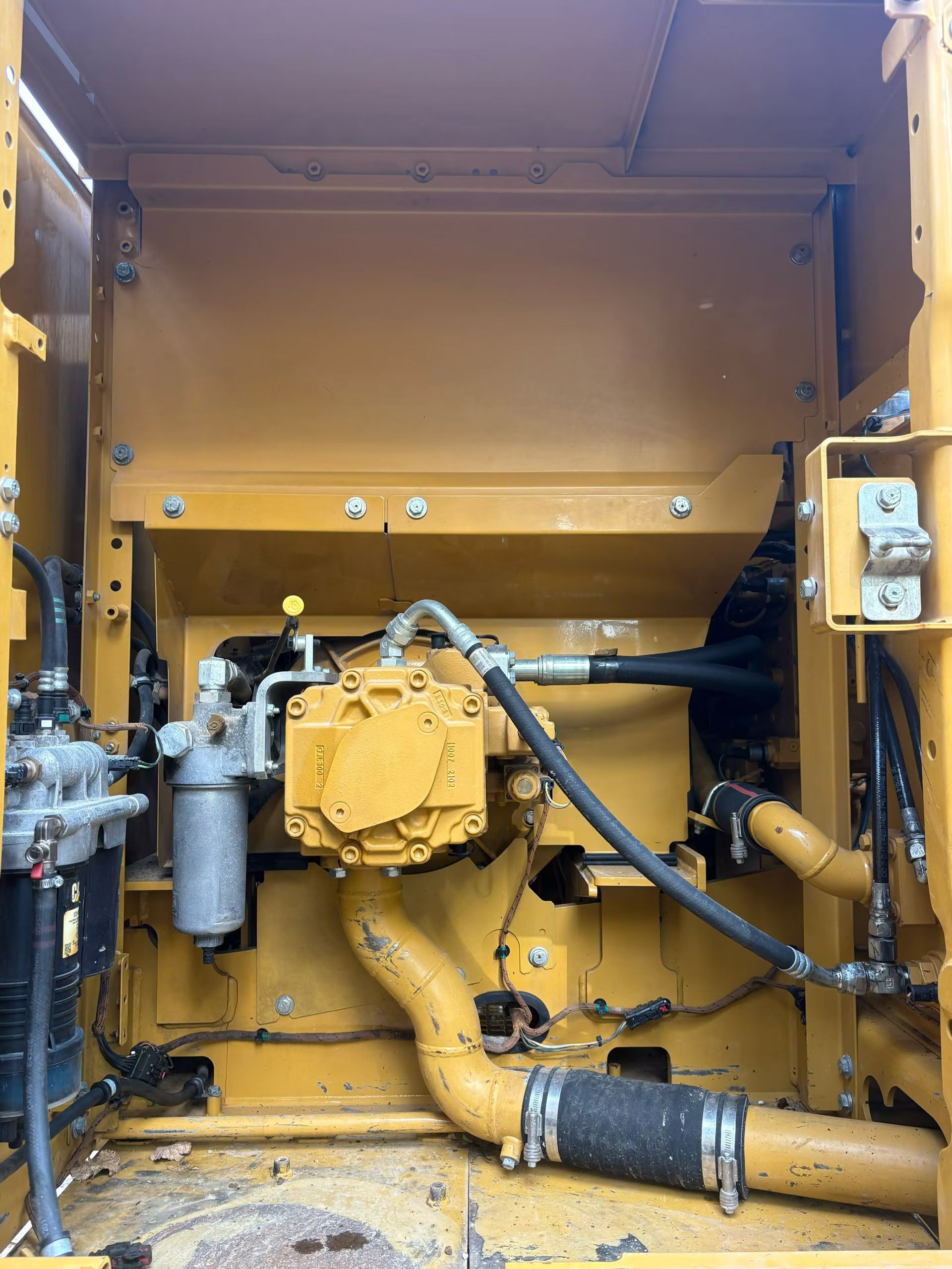 Buy Caterpillar 323 Used Excavator / 6