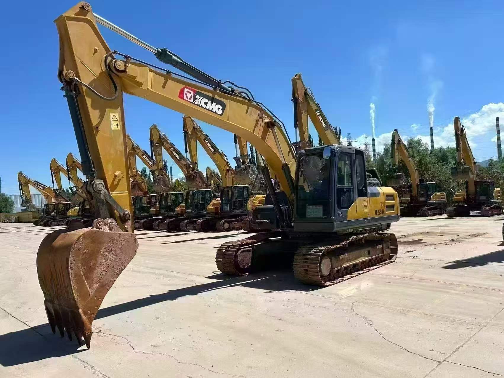 Buy XCMG XE200 Used Excavator / 2