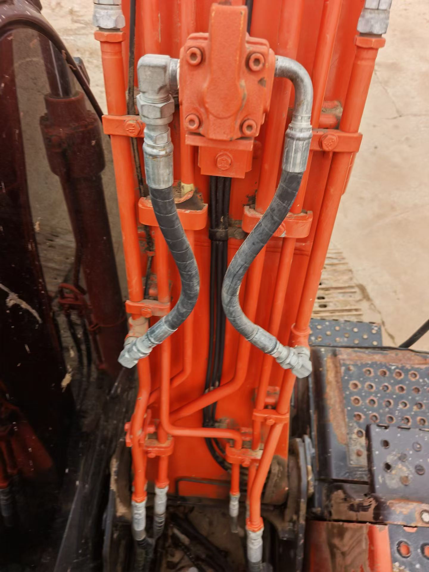 Buy Hitachi EX130 Used Excavator / 5