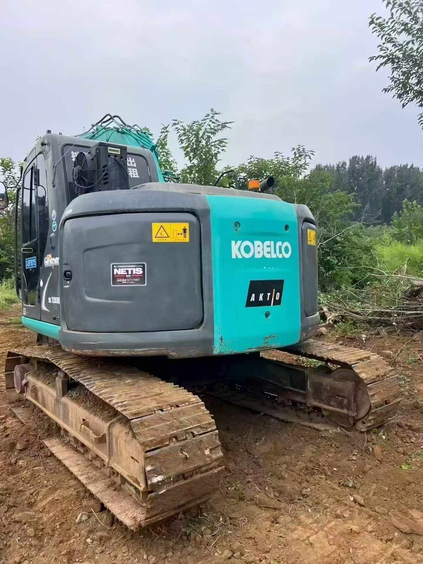 Compre Excavadora Kobelco SK135 Usada / 3