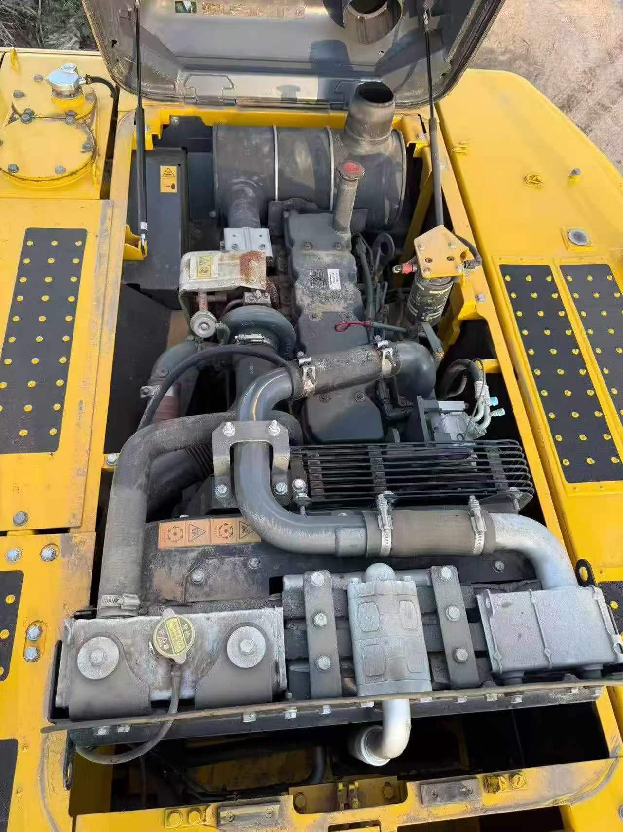 Buy Komatsu PC240-6 Used Excavator / 5