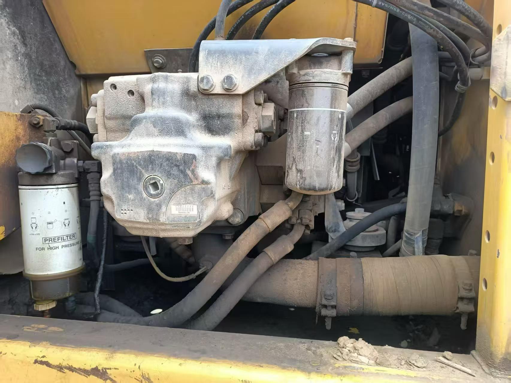 Buy Komatsu PC200 Used Excavator / 6