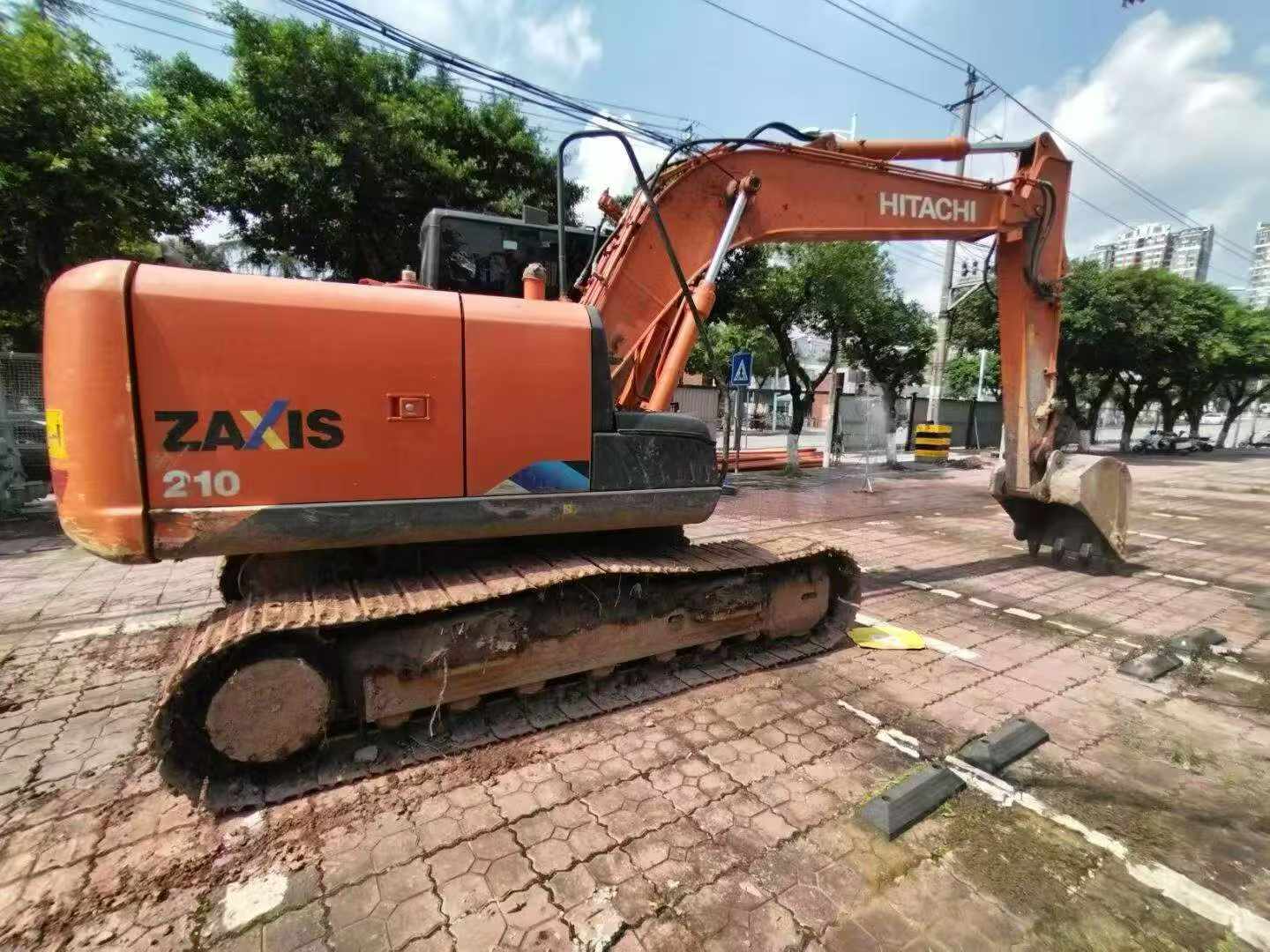 شراء حفارة Hitachi EX130H-5 مستعملة / 3