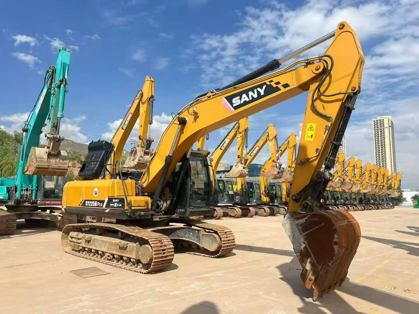 Buy Sany SY225C Used Excavator / 2