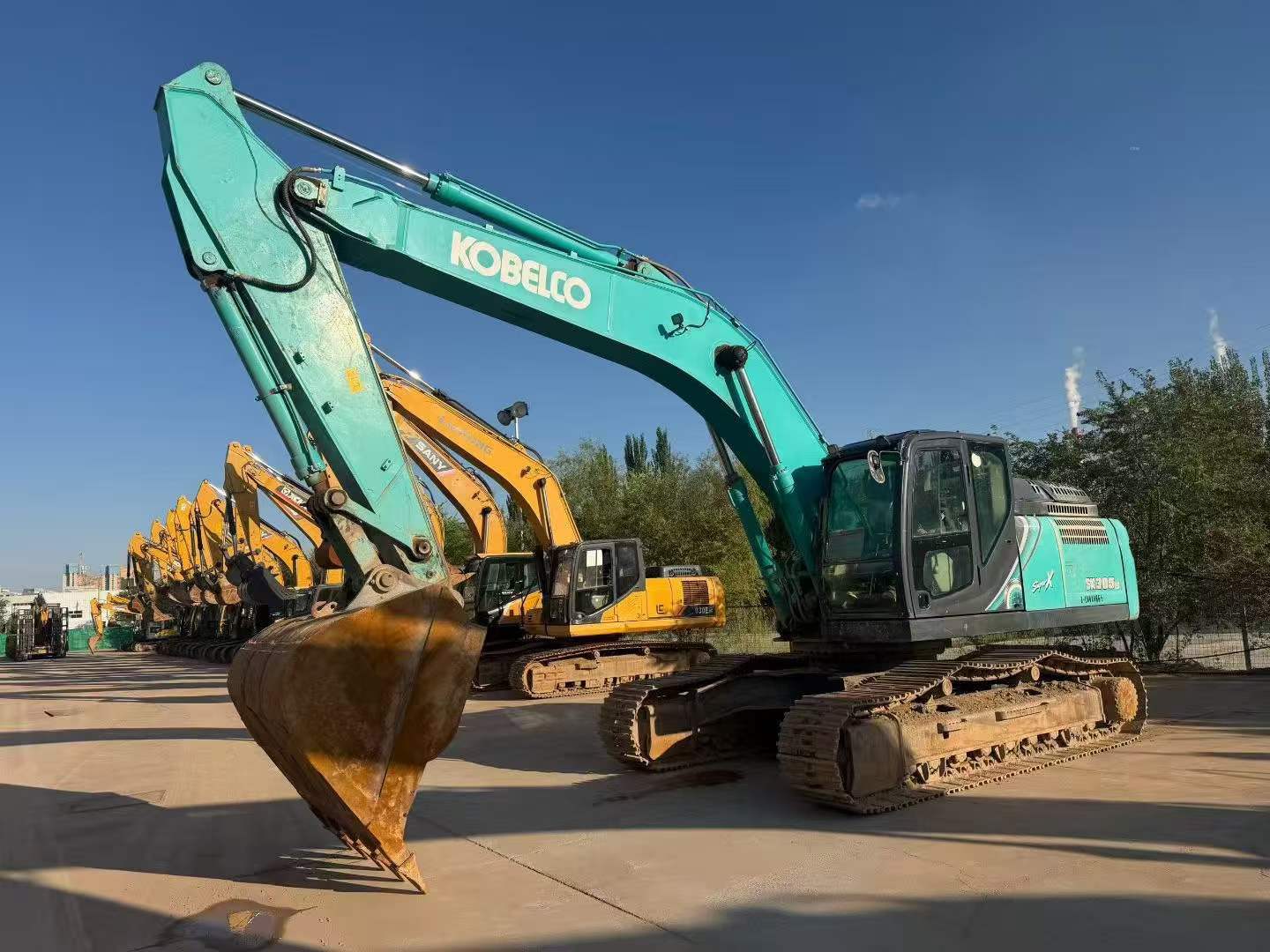 Compre Excavadora Kobelco SK305LC-10 SuperX Usada / 2