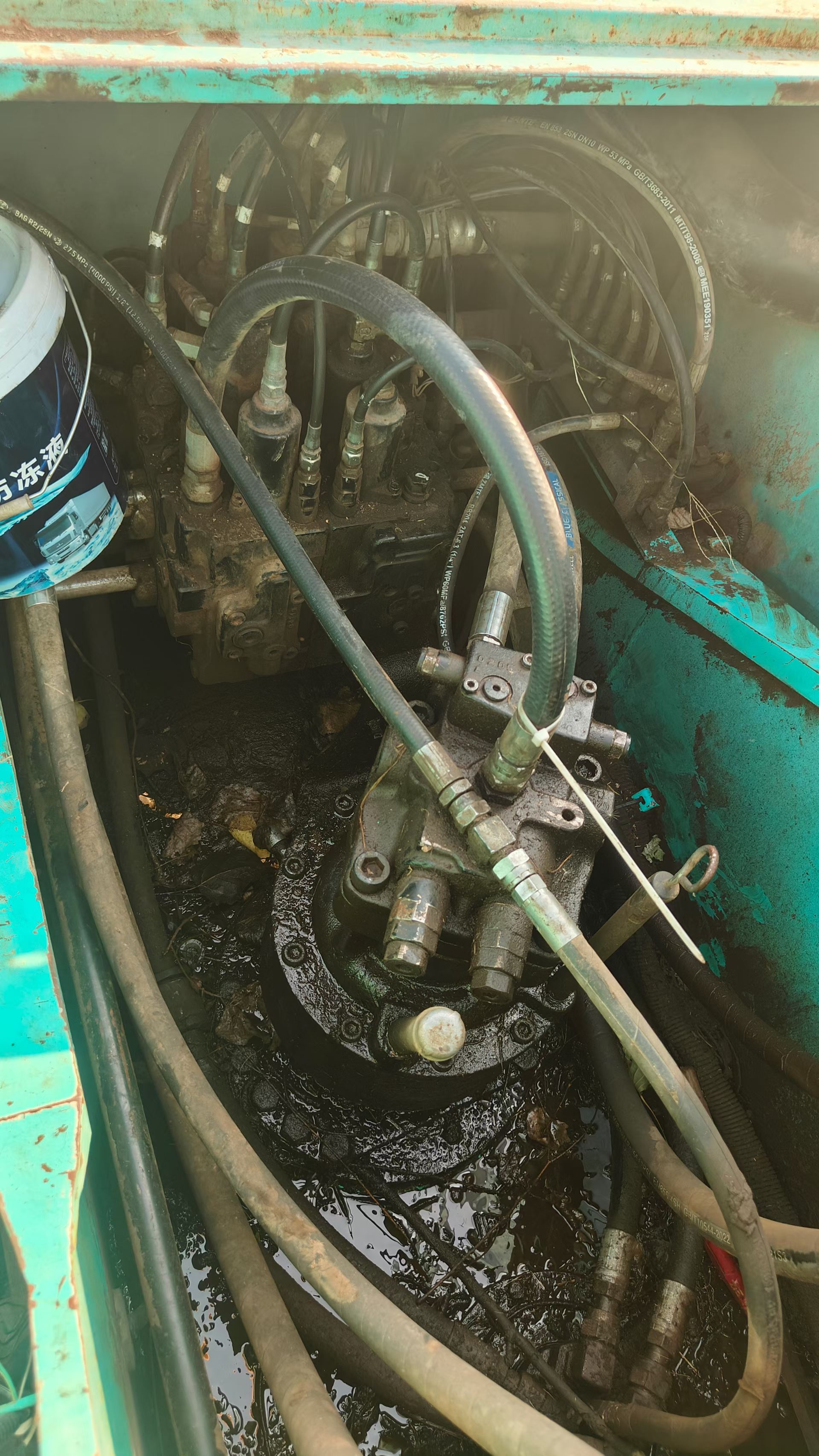 Buy Kobelco SK200 Used Excavator / 8
