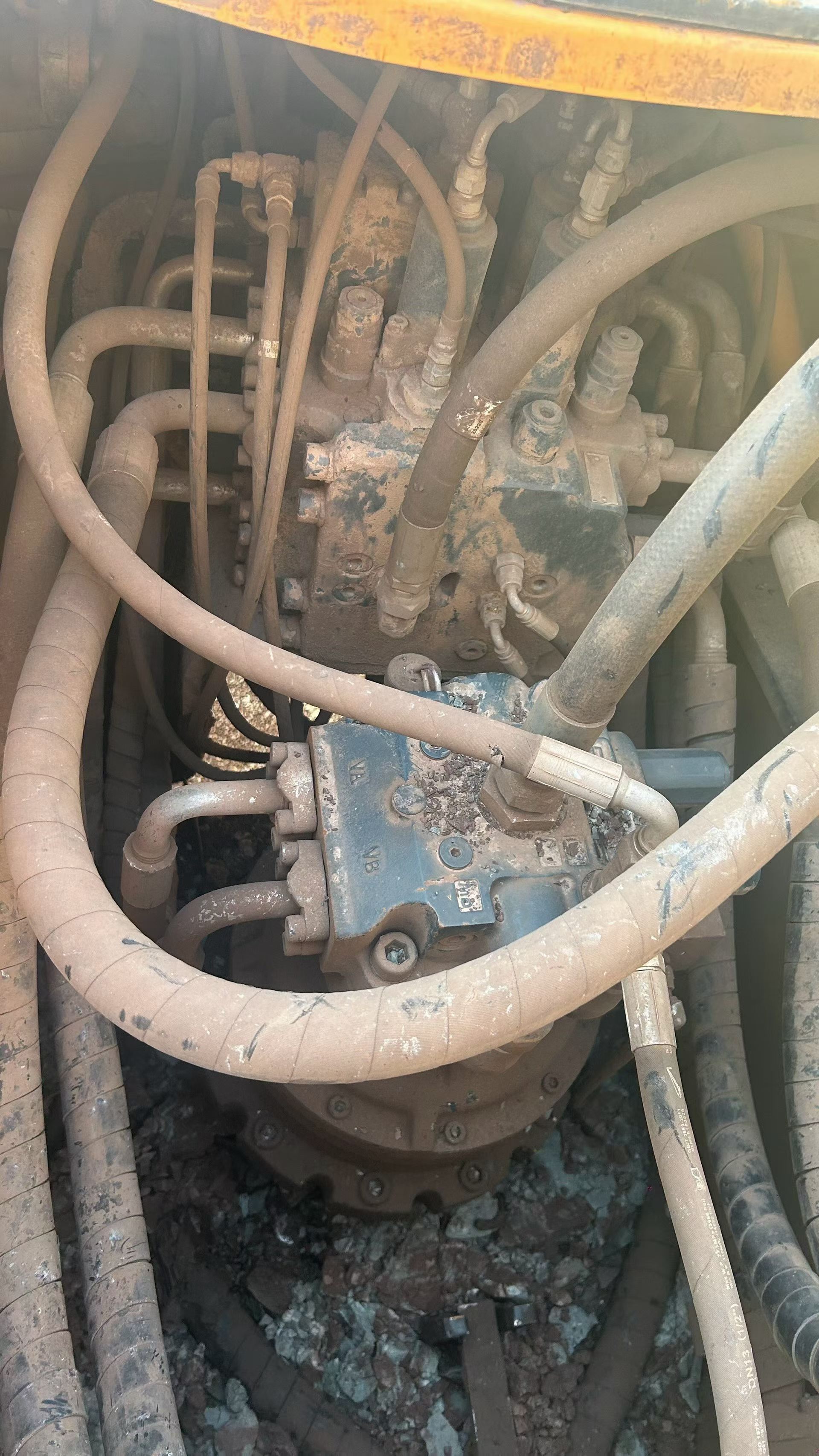 Buy Hyundai R225-7 Used Excavator / 4