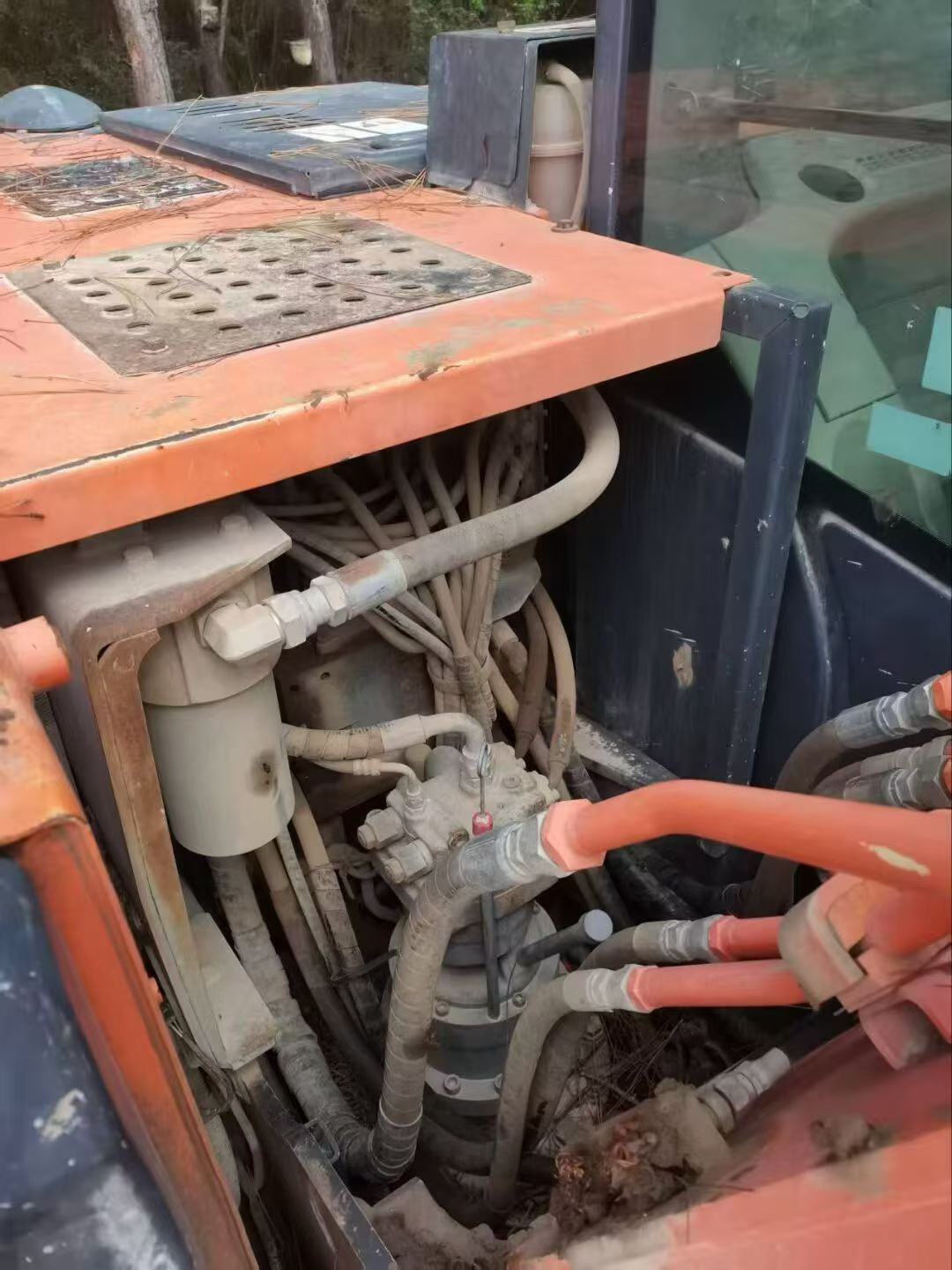 Buy Hitachi EX130H-5 Used Excavator / 8