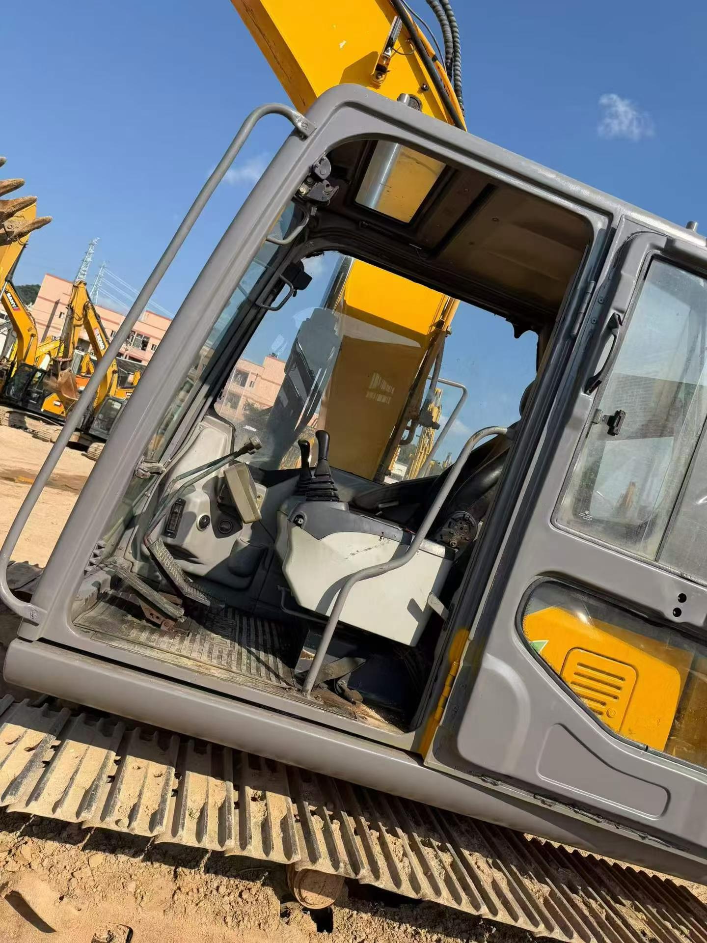 Buy XCMG XE150 Used Excavator / 6