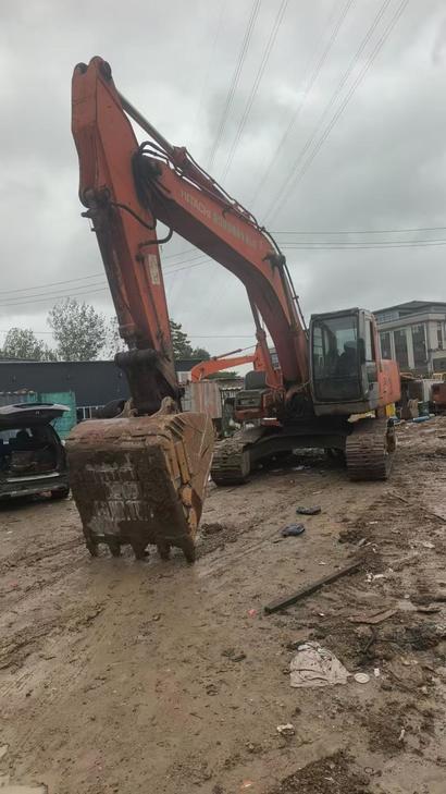 Buy Hitachi EX230-6 Used Excavator / 1