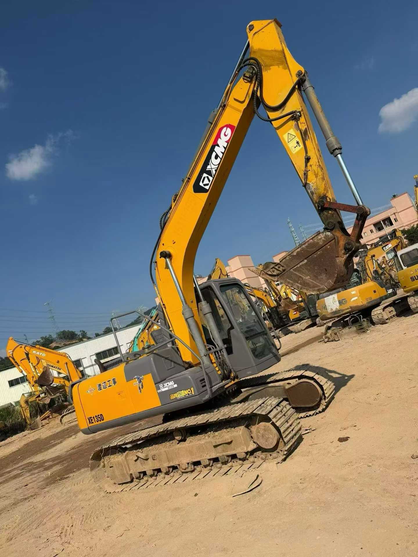 شراء حفارة XCMG XE150 مستعملة / 8